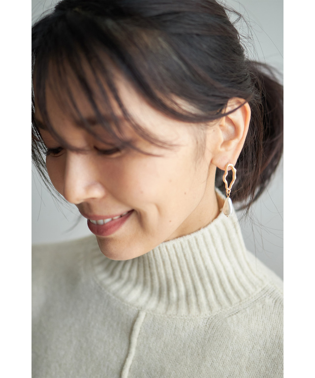 変形パールフープピアス≪返品・交換不可商品≫※一部店舗のみ入荷