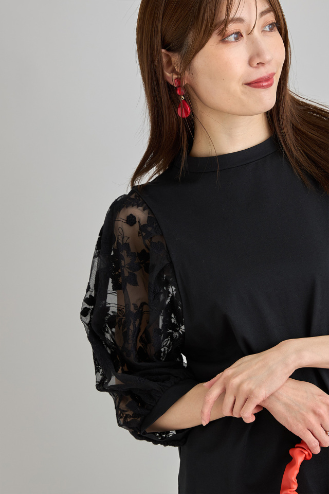 WEB限定】花刺繍チュールカットプルオーバー