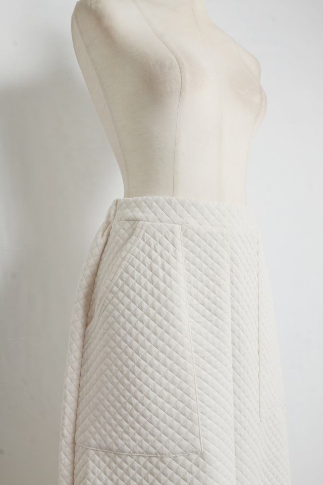 ダイヤ柄キルティングスカート※一部店舗のみ入荷