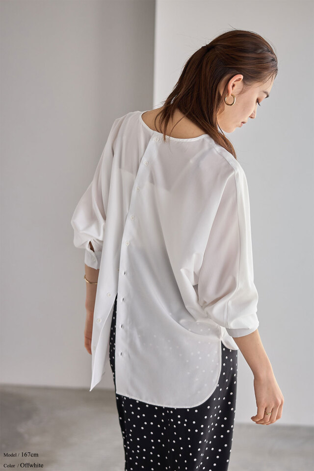 【WEB限定】バックボタンフライドルマンブラウス