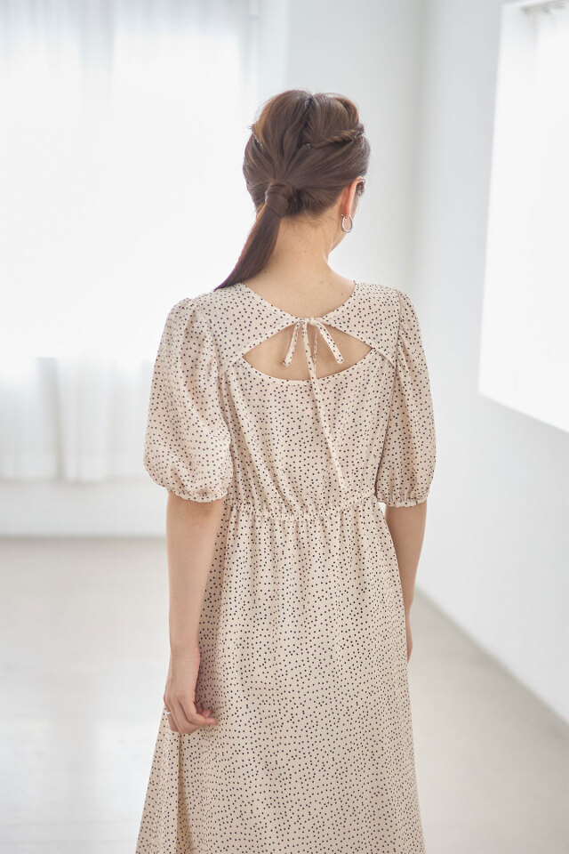 Dior 半袖ワンピース クリーム色 新品未使用タグ付き　最終値下げ バッククロスドットワンピース