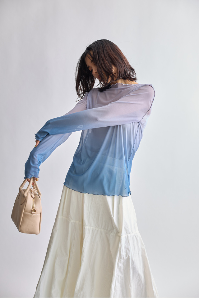 週末お値下げ✨未使用　フラドレス　ベロア生地ブルーグラデーション グラデーションシアーブラウス※一部店舗のみ入荷