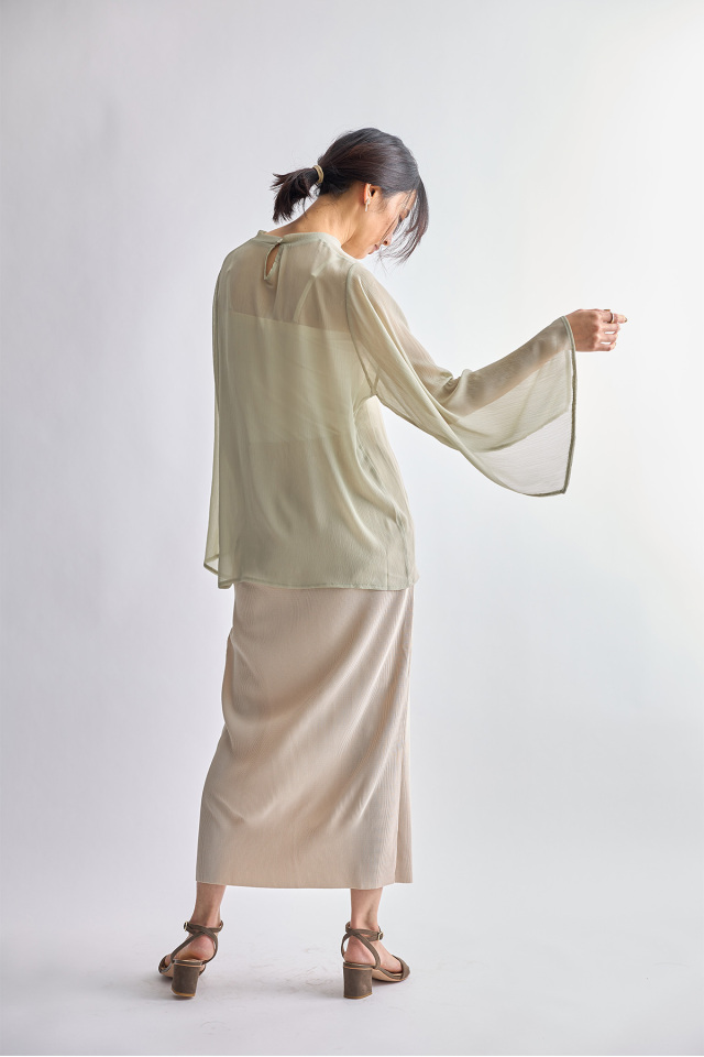 シアースリットフレアスリーブブラウス