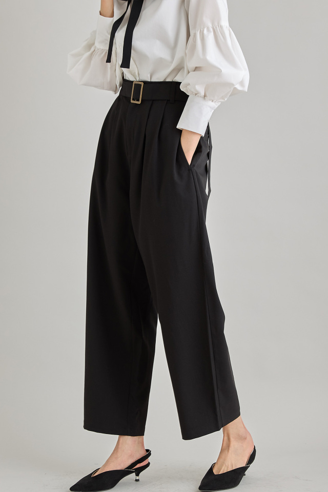 ベルト付きタックパンツ