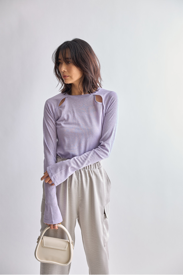 ラメリブカットアウトフレアスリーブトップス※一部店舗のみ入荷