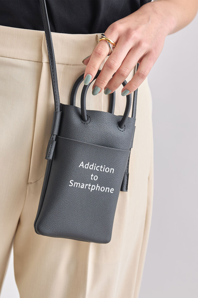 ☆非売品☆ ノベルティ　ショルダーポーチ スマートフォンショルダーポーチ※一部店舗のみ入荷