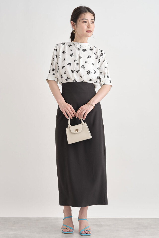 SKIRTS WITH A TWIST | Theory luxe[セオリーリュクス]公式通販サイト セオリースクエアプリントブラウスとスカート