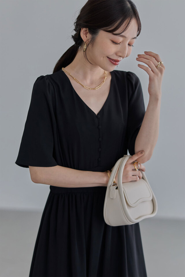 Ballsey マテリアルコンビ Vネックワンピース ブラック 楽天市場】【SALE／40%OFF】マテリアルコンビ Vネックワンピース