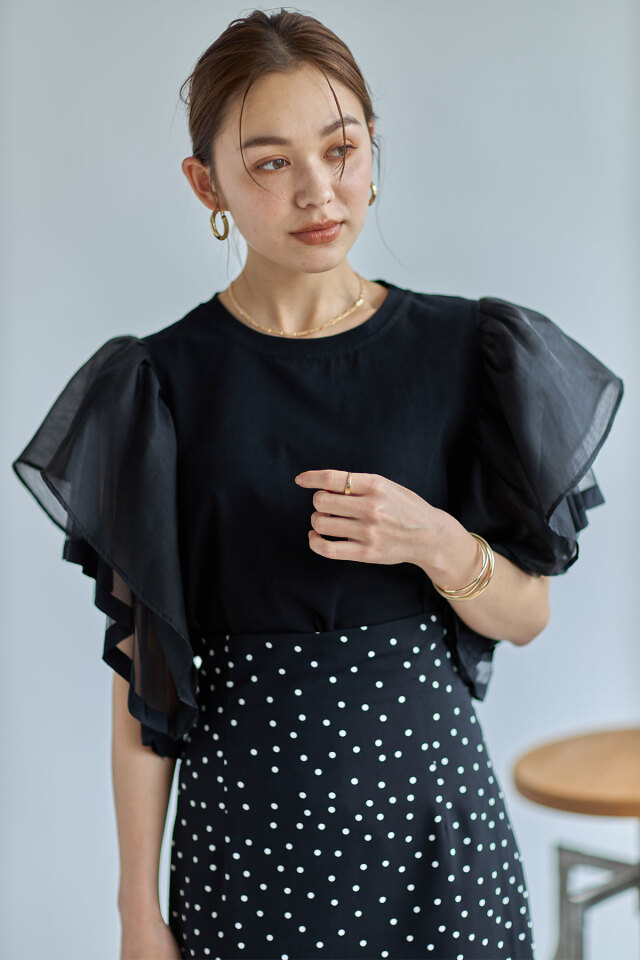 青と白の花柄フレアスリーブトップス WEB限定】シアーフレアスリーブトップス