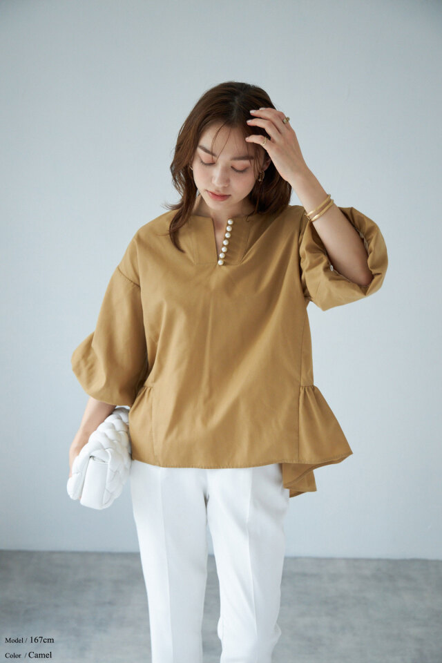 ネックパールラインヘムギャザーブラウス