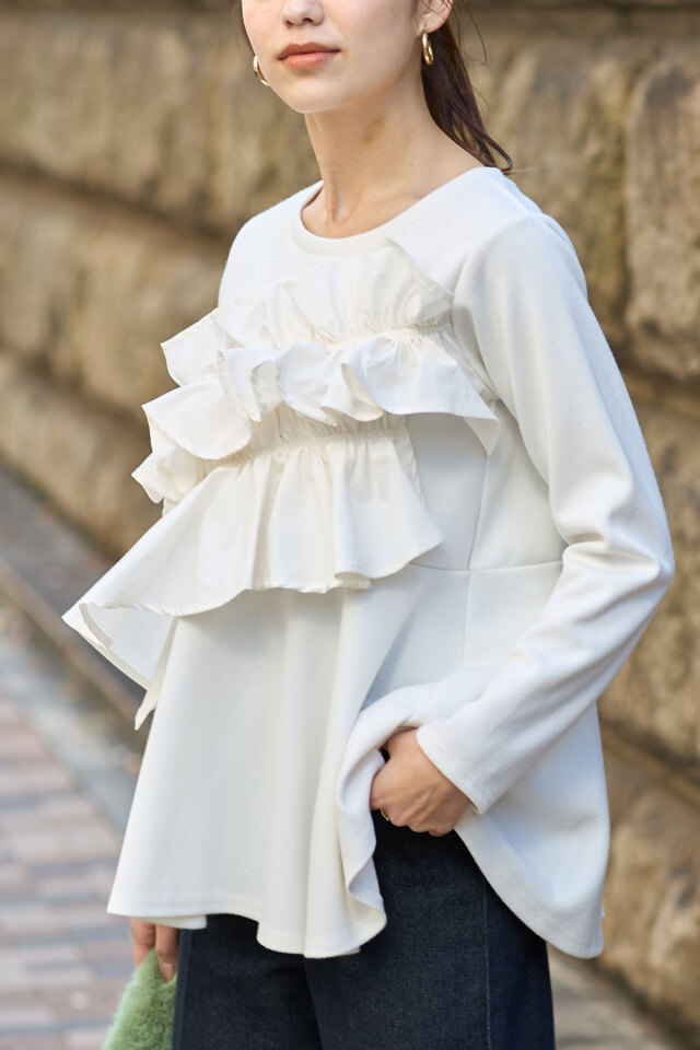 フロントギャザーフリルデザイントップス※一部店舗のみ入荷
