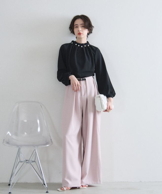 オフィシャルサイト限定】パール付きブラウス