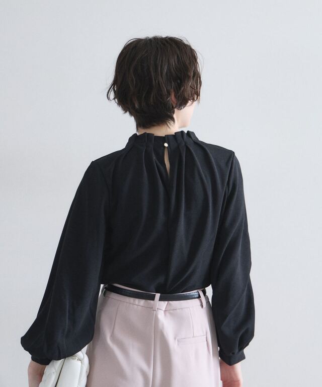 オフィシャルサイト限定】パール付きブラウス