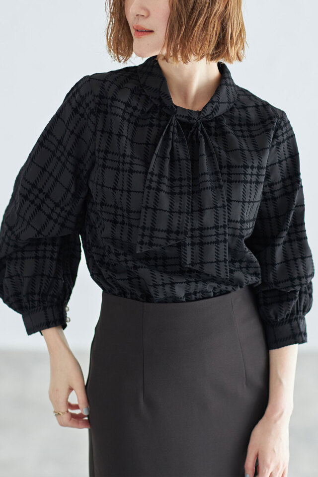 フロッキーチェックボウタイブラウス※一部店舗のみ入荷