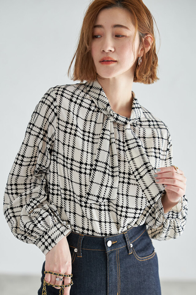 フロッキーチェックボウタイブラウス※一部店舗のみ入荷