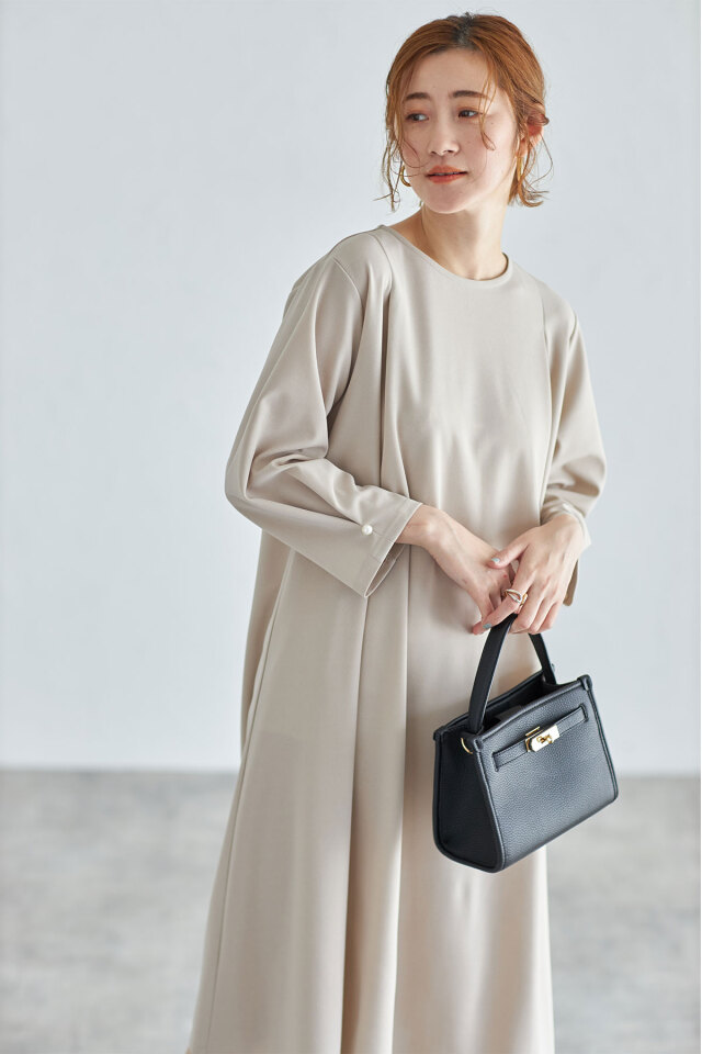 バックプリーツカットジョーゼットワンピース※一部店舗のみ入荷