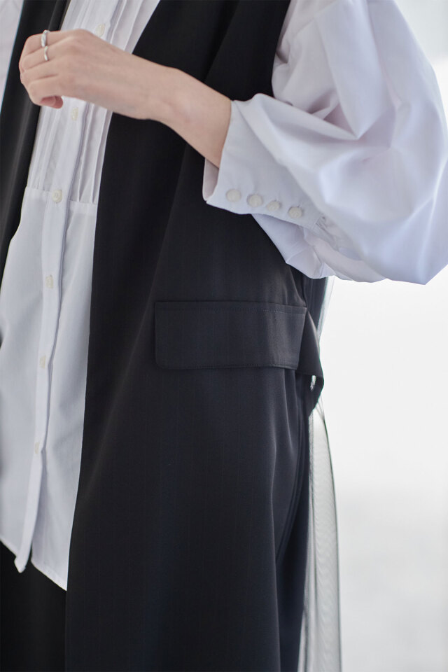 ピンストライプバックチュールジレ※一部店舗のみ入荷