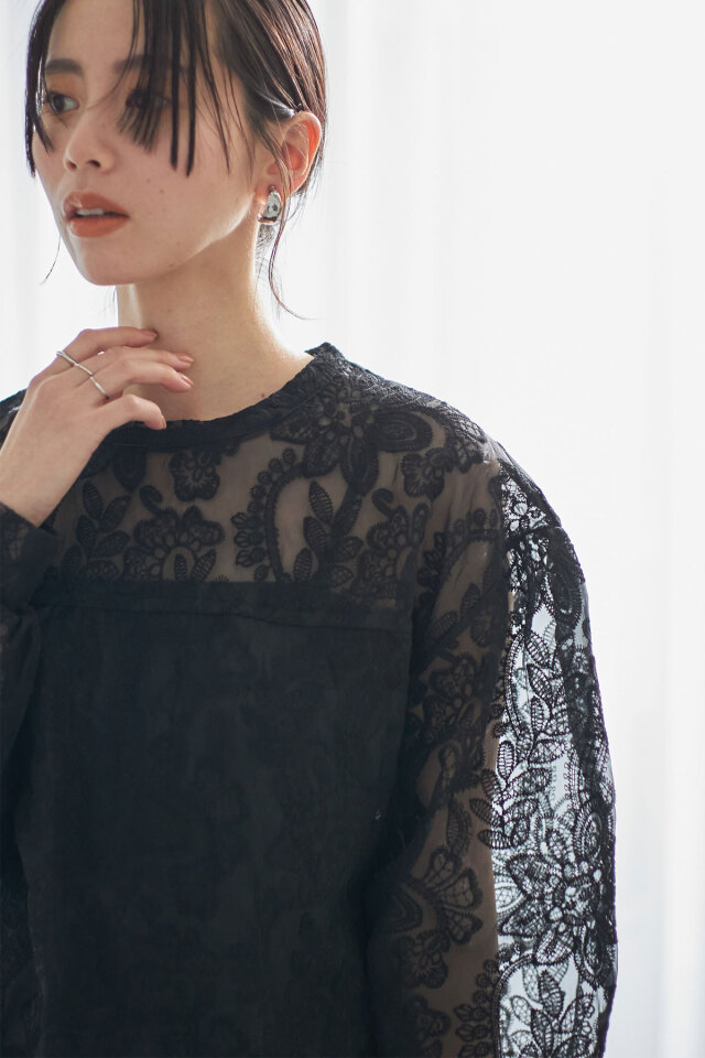 オーガンジー刺繍ブラウス※一部店舗のみ入荷