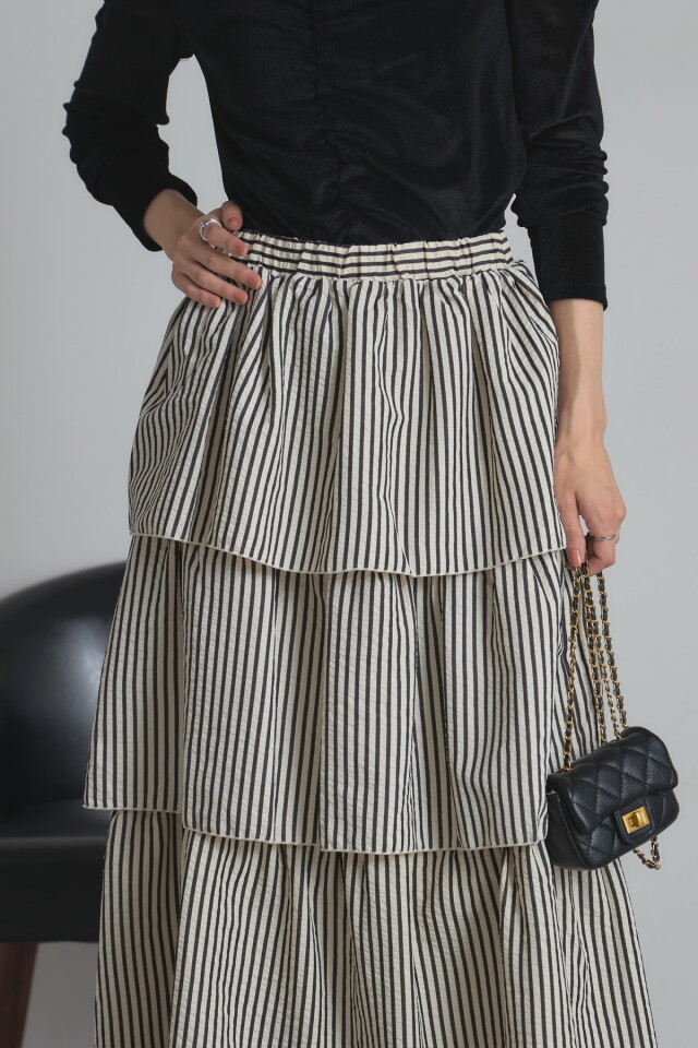 25年販売中　未使用　na.e 定価23,100円ストライプラップスカート スカート 「nmtc+」stripe rap pants / 「エヌエムティーシープラス