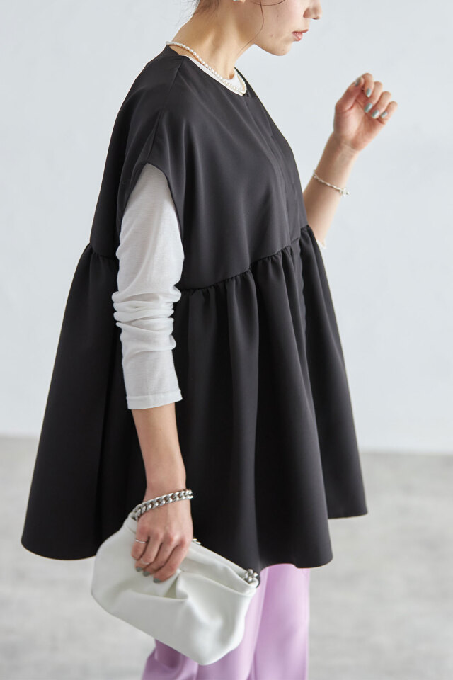 ダブルクロスペプラムジレ※一部店舗のみ入荷