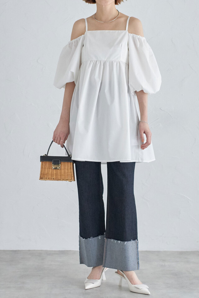 ストラップ付オフショルブラウス※一部店舗のみ入荷