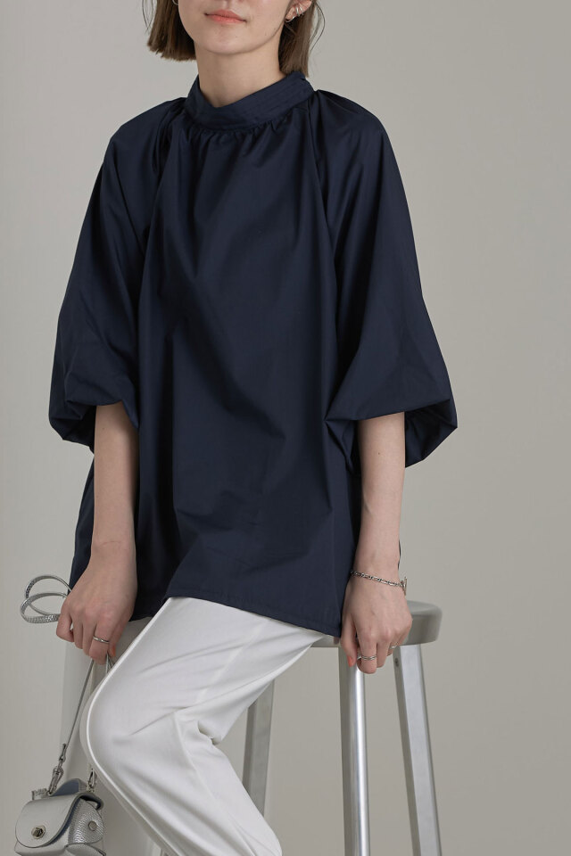 スタンドカラーバルーンスリーブブラウス※一部店舗のみ入荷 スタンドカラーバルーンスリーブブラウス※一部店舗のみ入荷