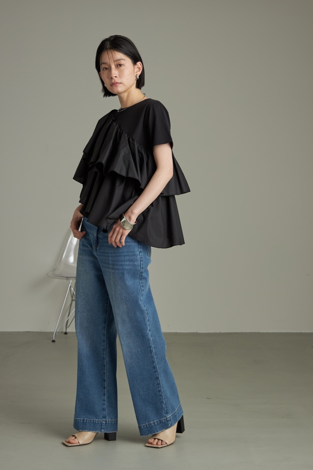 トラノイ　フリルデザインプルオーバー新品未使用　グレージュ トラノイ フリルデザインプルオーバー新品未使用 グレージュ