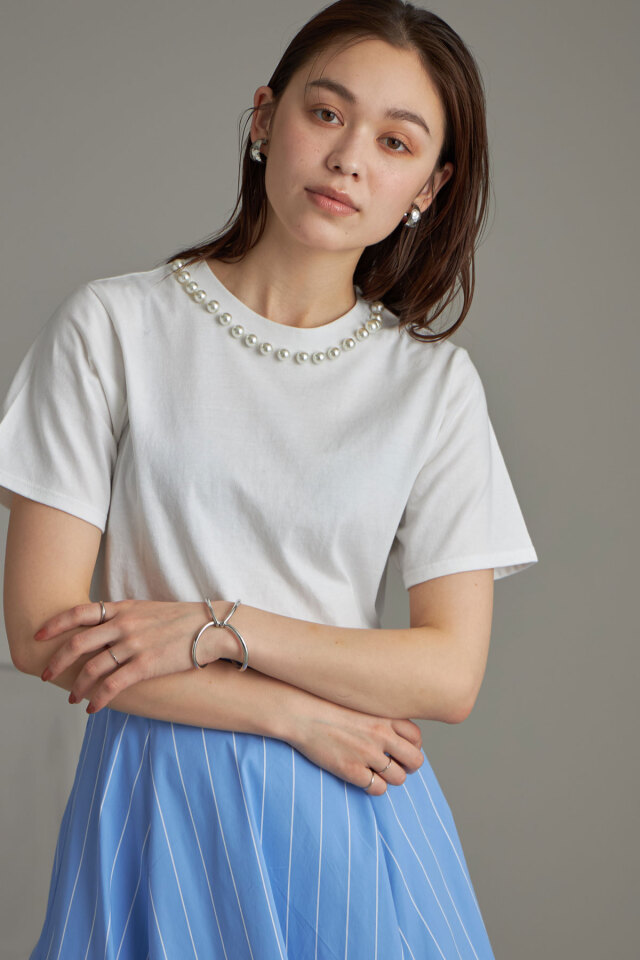 ホワイトシフォンシャツ パール付き ホワイトシフォンシャツ パール付き - トップス