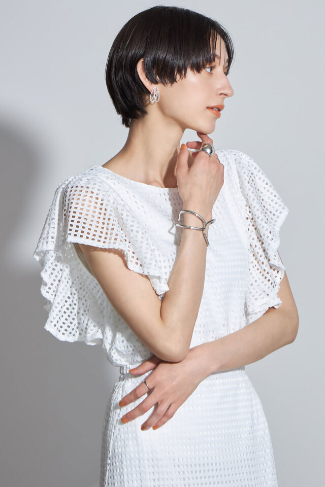 メッシュレース袖フリルプルオーバー※一部店舗のみ入荷＊SALE品につき返品/交換/注文確定後の変更キャンセル不可＊