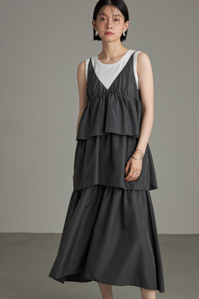 【関税込み】FLORE FLORE ブラック Joline ミディアムワンピース フリルキャミティアードワンピース※一部店舗のみ入荷
