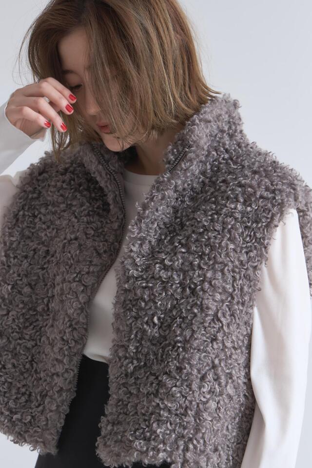 スタンドカラープードルファーベスト※一部店舗のみ入荷