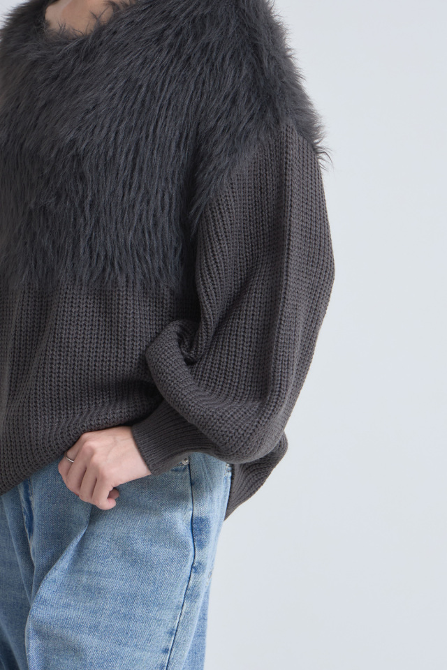 フェザードッキングニット