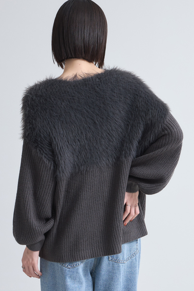 フェザードッキングニット