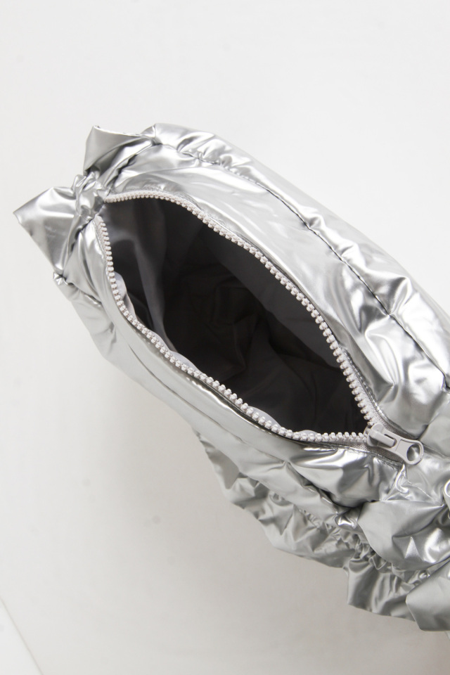 シャイニーナイロンフリルバッグ※一部店舗のみ入荷