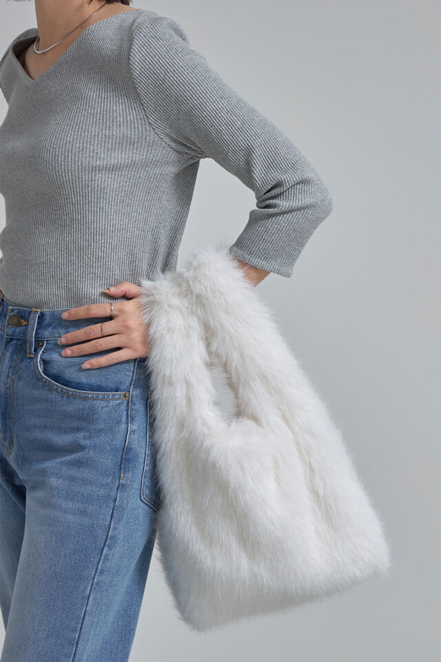 フェイクファートートバッグ※一部店舗のみ入荷