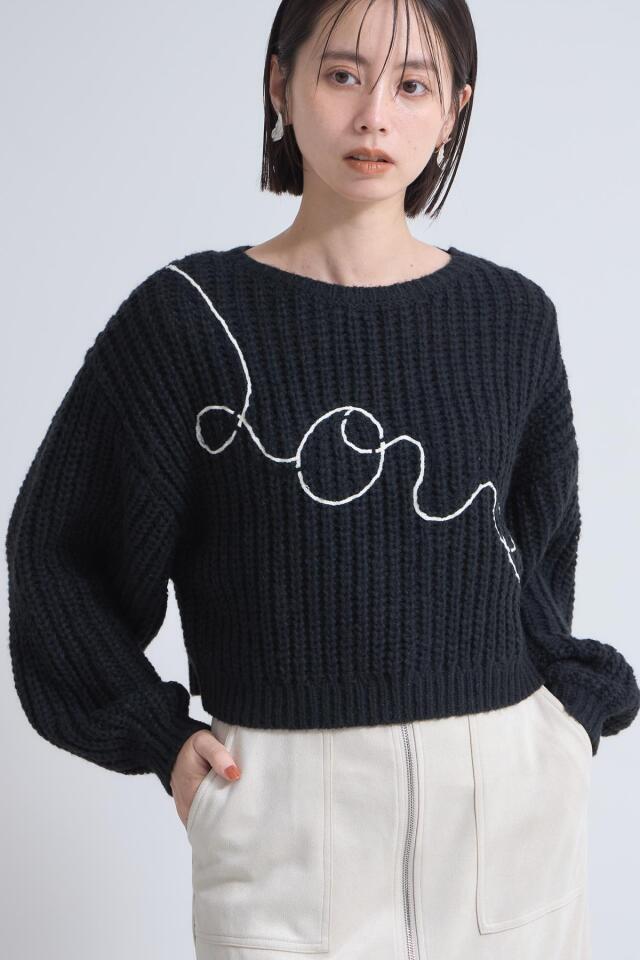 ウールタッチロゴ刺繍クロップドニット※一部店舗のみ入荷