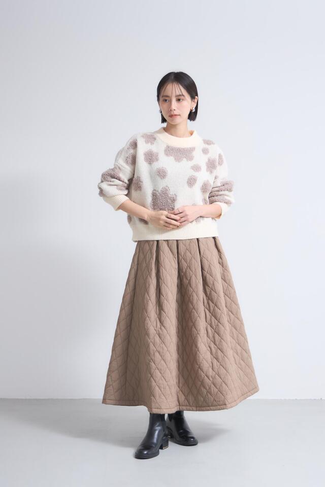 フラワーモチーフタートルニットプルオーバー※一部店舗のみ入荷