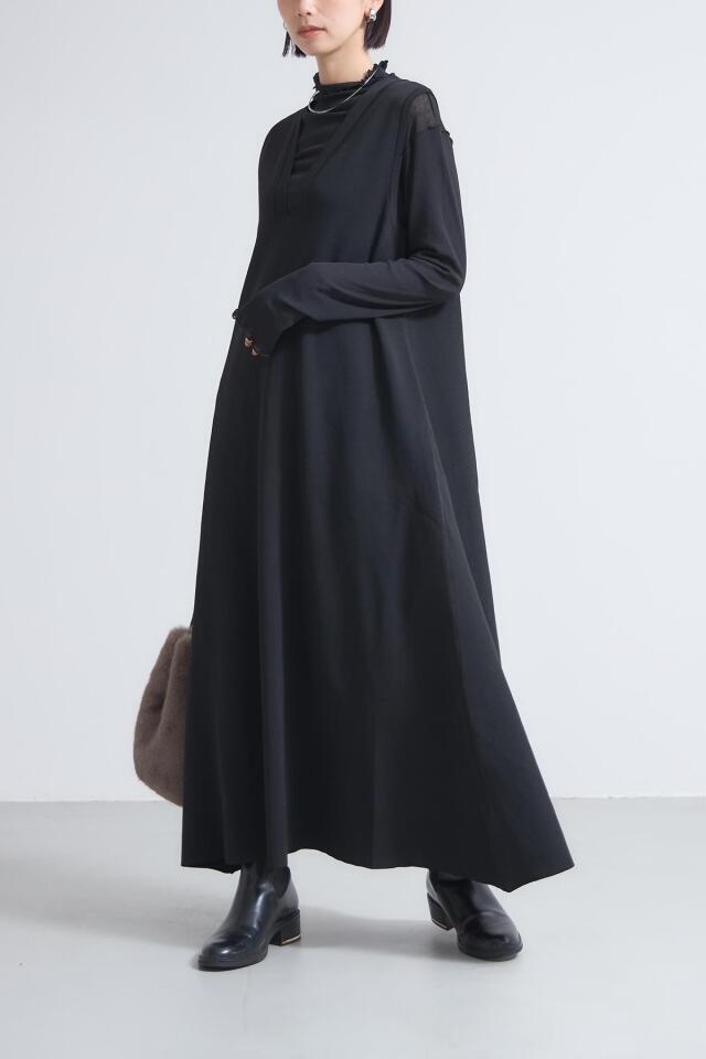 エムプルミエ ダンボールニットVネックタックワンピース　ネイビー　38 Vネックダンボールニットジャンパースカート※一部店舗のみ入荷