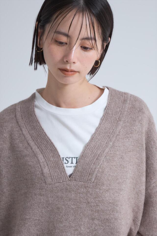 天竺深Vネックニット※一部店舗のみ入荷