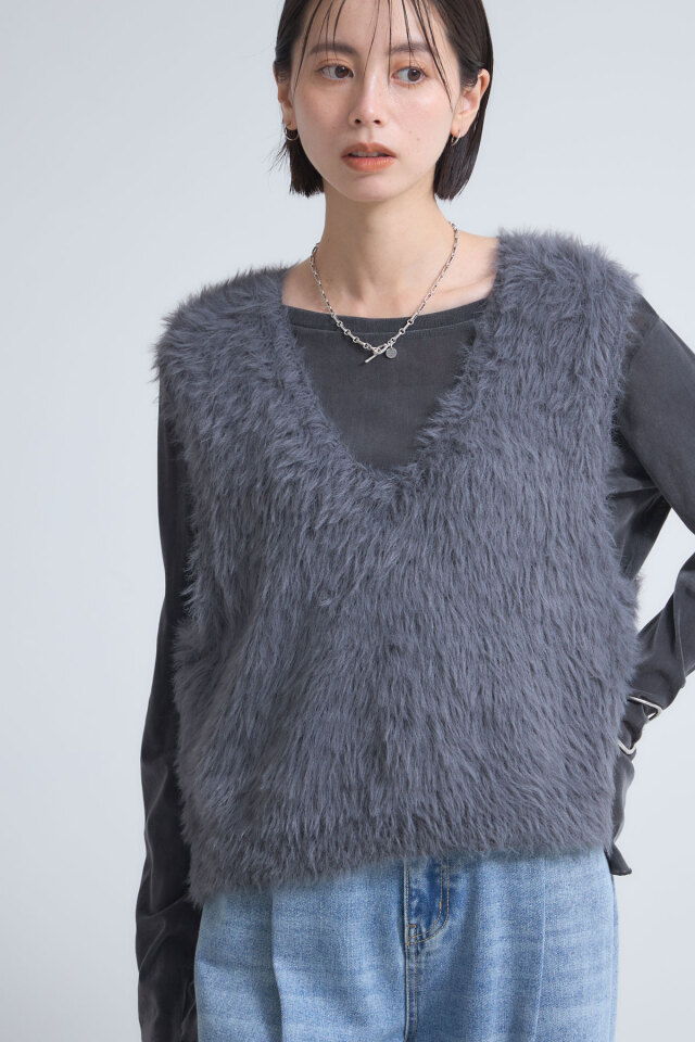 フェザーヤーンベスト※一部店舗のみ入荷