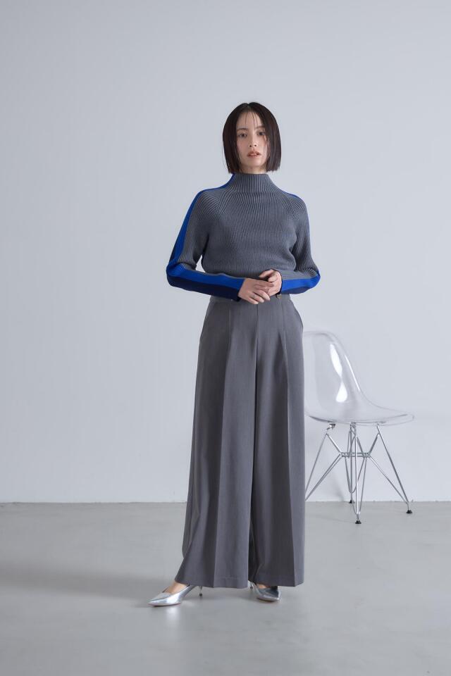 バイカラーリブタートルニット※一部店舗のみ入荷