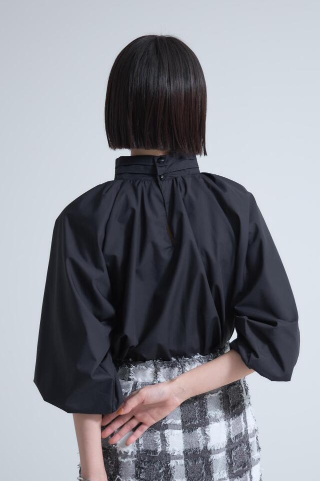 スタンドカラーボリュームスリーブブラウス※一部店舗のみ入荷