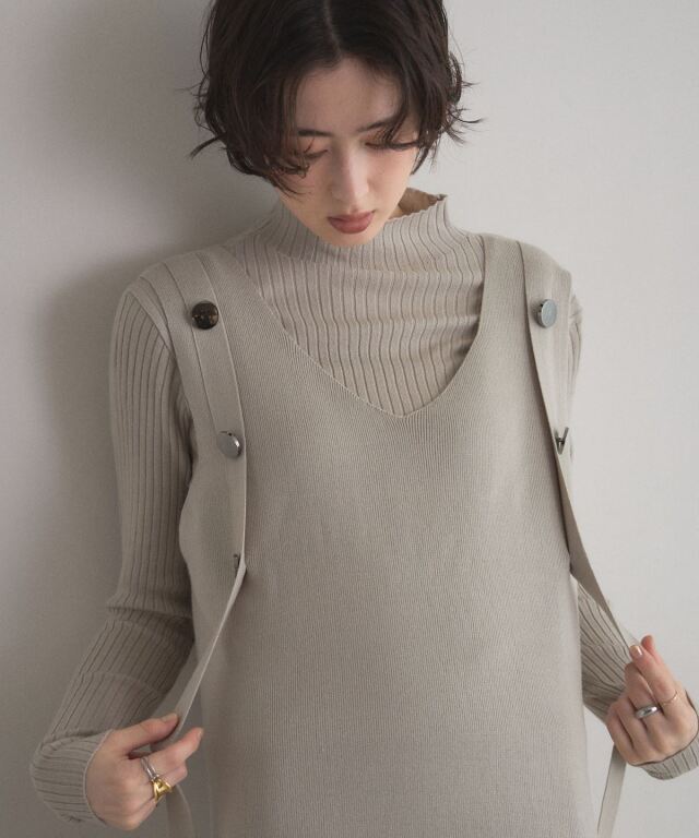 ハイネックニット×ジャンスカレイヤードワンピース