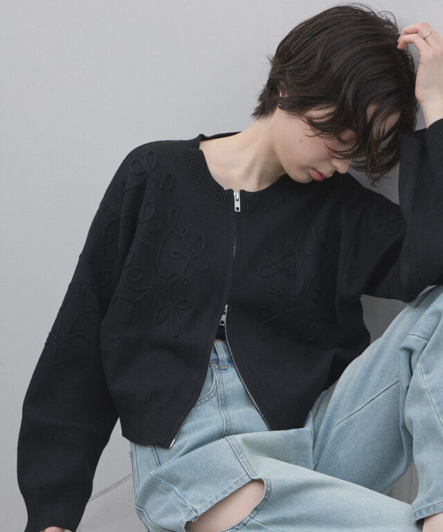 1月20日オフィシャルサイト限定再販！コード刺繍Wジップニットカーデ