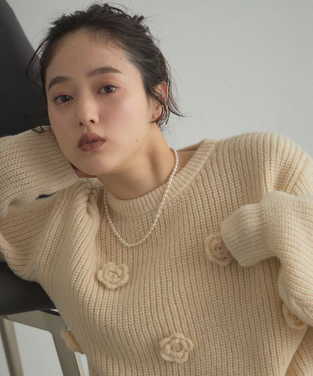 【オフィシャルサイト限定】フラワーモチーフニットプルオーバー