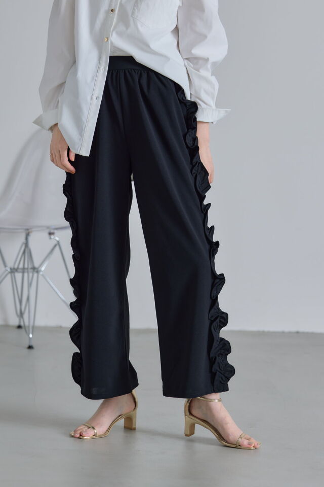 サイドフリルカットパンツ※一部店舗のみ入荷