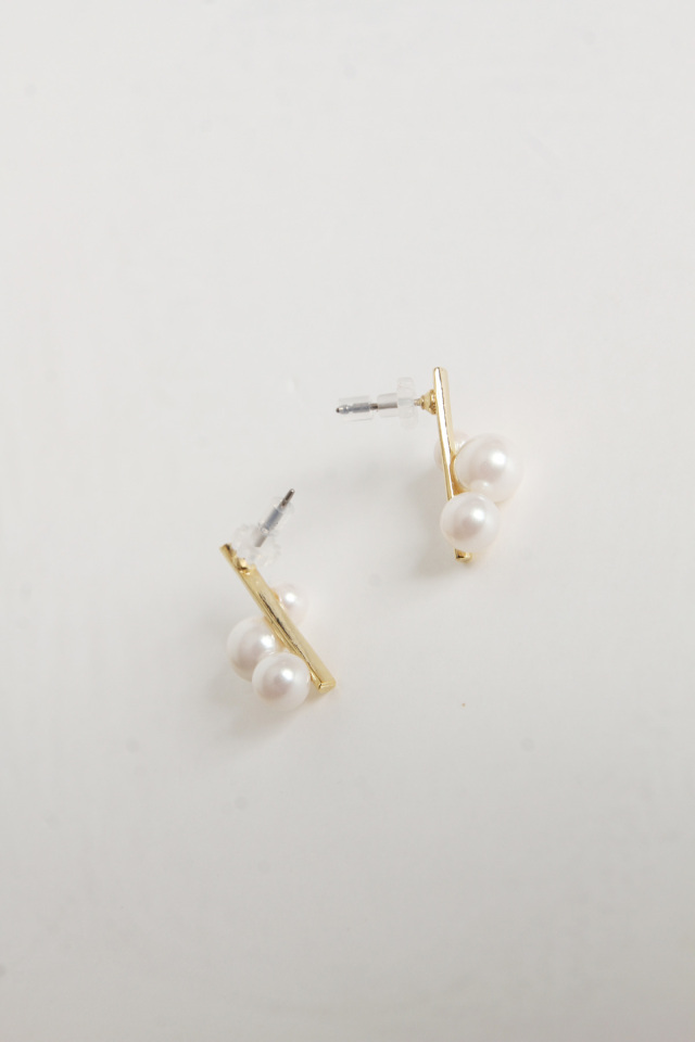 デザインパールピアス※一部店舗のみ入荷