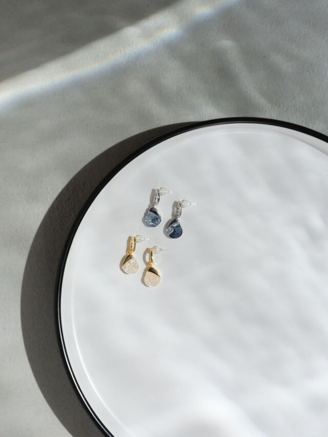 樹脂ポストピアス※一部店舗のみ入荷