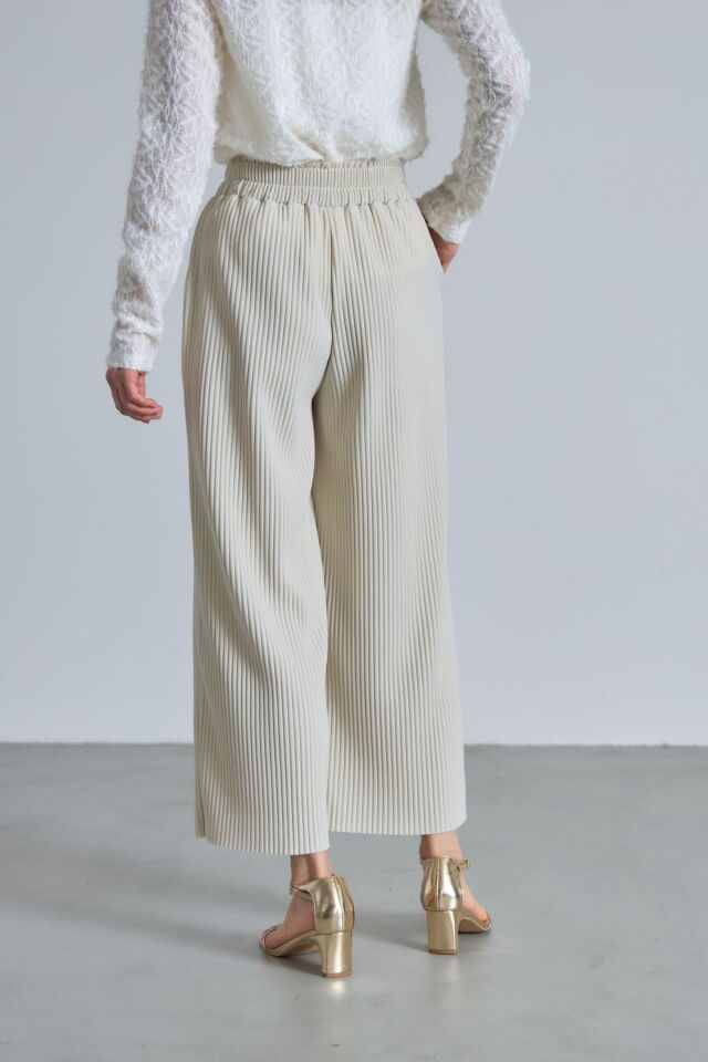 ふくれカットプリーツパンツ※一部店舗のみ入荷