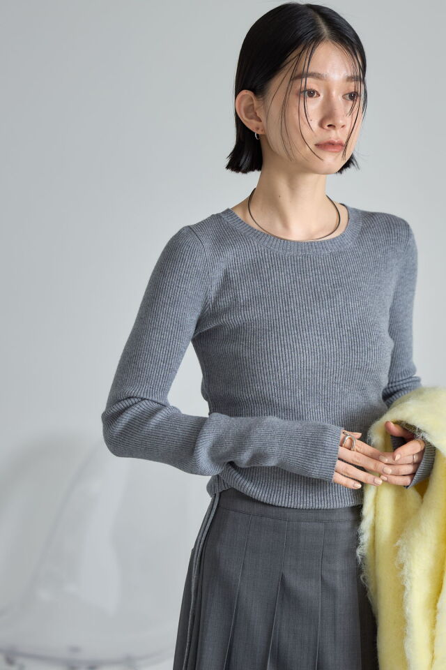 サイドドロストニットプルオーバー※一部店舗のみ入荷